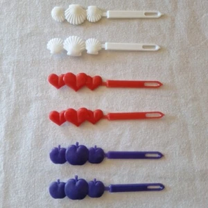Vintage Girls Snap Barrettes Lot 3 Sets White Shells Red Hearts Purple Apples - Picture 1 of 5