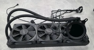 NZXT Kraken Z73 360mm CPU Liquid Cooler with LCD Display - Afbeelding 1 van 5