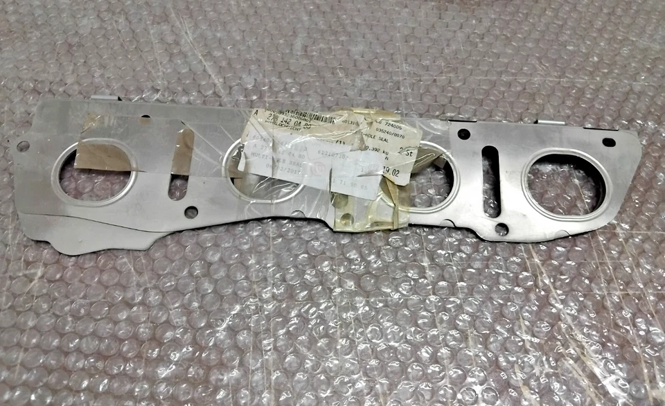 ORIGINAL  Mercedes-Benz S550 E550 CLS550  Exhaust Manifold Gasket  A2781420480 - Image 1 of 2