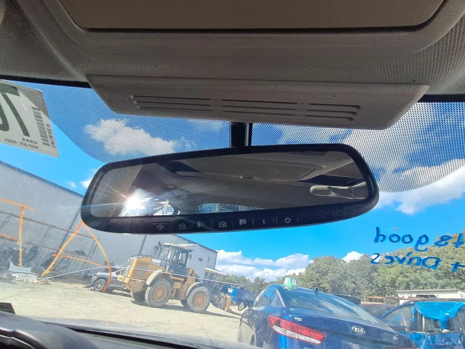 Espejo retrovisor Infiniti Q50 2015 con atenuación automática - usado, 115 k millas Foto 1 de 1