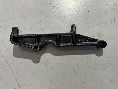 Soporte compresor aire acondicionado original GM 3878222 1964-1976 Chevrolet Corvette Foto 1 de 2