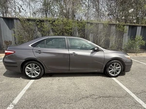 2016 Toyota Camry LE - Picture 1 of 37
