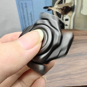 Finger Spinner Mini 4 Extending Magnetic Arms Haptic Fidget Pocket EDC Gadget UK - Picture 1 of 6