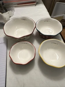 Pionierin verschachtelte Messschalen Becher 4er Set - Blumen Keramik - Bild 1 von 10