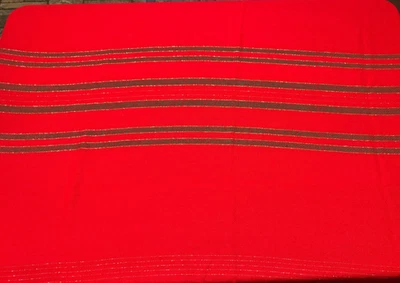 Рождественская скатерть в клетку с красными, зелеными и золотыми нитями 60 x 98 дюймов - Изображение 1 из 3