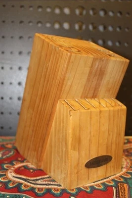 Bloque de cuchillos Farberware 15 ranuras de madera Foto 1 de 4