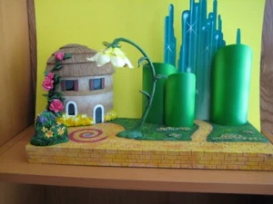 Wicked-Wizard of Oz Scape - Mdm Alexander Dolls Landscape Display. 2002. New. OB - Picture 1 of 4
