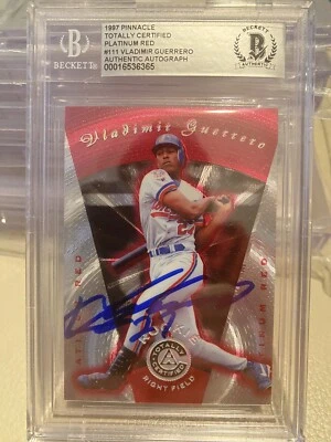 VLADIMIR GUERRERO Autographed Signed AUTO 1997 Totally Certified Red Beckett COA - Imagem 1 de 2
