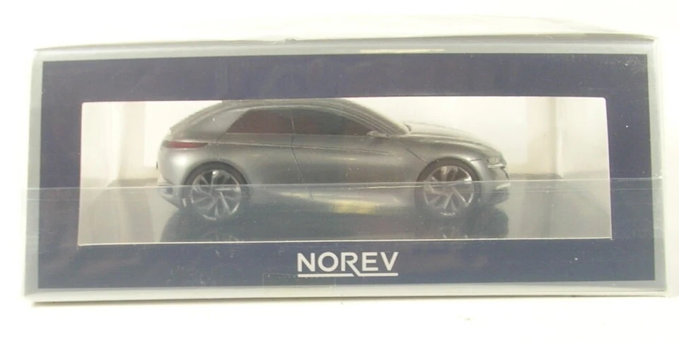 Divine DS Salone De Paris 2014 (Argento) 1:43 PROVENCE MOULAGE - Immagine 1 di 1