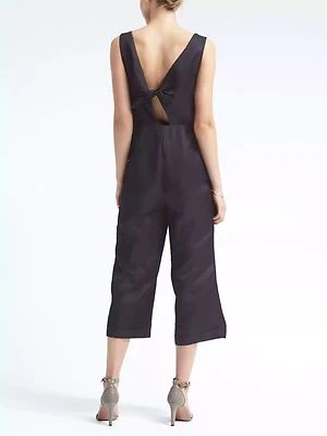 Mono corto Banana Republic cuello en V nuevo sin etiquetas, azul marino TALLA 0P 0 P #802733 W0620H Foto 1 de 3