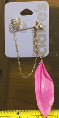 Brincos de penas rosa pássaro punho de orelha única Claires Claire's Jewellery RRP £5 - Imagem 1 de 3
