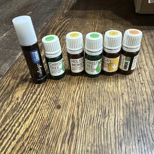 Lotto Oli Essenziali - 6 Bottiglie Totali - Marca Varia - Foto 1 di 5