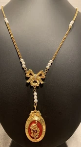 Schöne Berebi Vintage goldfarbene geblümte Medaillon Kunstperlen Kette Halskette - Bild 1 von 5