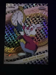 2025 Topps Chrome Disney Il Coniglio Bianco e Nero Rifrattore Scintillante /101 - Foto 1 di 2