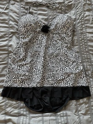 NWOT Kenneth Cole Leopard print Swimsuit SWIMDRESS Large BLACK WHITE - Image 1 of 3