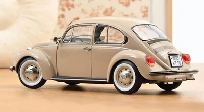 Volkswagen VW Käfer 1303 Modellino 1973 Norev 1:18 Beige Sahara Nuovo 188537 - Immagine 1 di 4