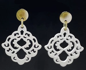 camilieri Horn Ohrringe Ohrhänger Ohrstecker weiß Handarbeit lackiert NEU