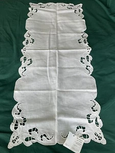 New Embroidered Hand Made White Table Runner. 111cm X 46cm - Picture 1 of 5