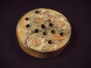 + WELLER WOODCRAFT WATER LILLY FLOWER FROG. 5-5/8" DIAMETER, MINT COND. - Picture 1 of 4