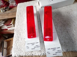 A pair of 1971-1986 Jeep rear marker lights E-19 - Picture 1 of 2