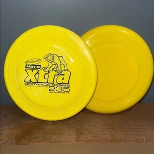 Hero xtra distance series 235 xtra grippy xtra durable yellow with extra frisbee - Picture 1 of 8