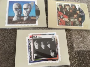 GB BRIEFMARKEN POST OFFIZIELLER FDC PHQ POSTKARTE PINK FLOYD BEATLES 3 SÄTZE VERSIEGELT - Bild 1 von 2