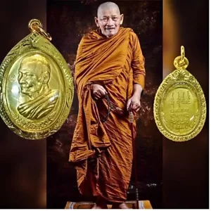 Amulett LP Maha Sila Gold Teller Anhänger beliebter antiker thailändischer Buddha Tempel Glücklich - Bild 1 von 8