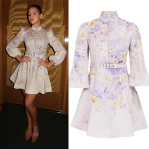 Abito mini camicia lino Zimmermann con bottoni schiacciati nuovo senza etichette $950 lilla floreale AU2 M - Foto 1 di 13