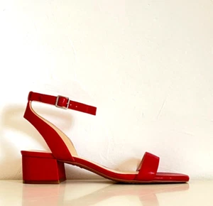 Vince Camuto Ledersandalen mit Knöchelriemen - Jantta-Razz rot Giglio 7,5 breit - Bild 1 von 10