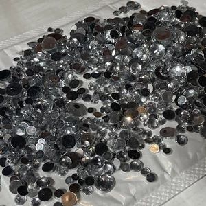 924Pcs Glass Diamante Rhinestone, Man Made Gems,Silver Tone five different Sizes - Picture 1 of 9