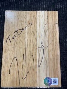 KEVIN DURANT AUTOGRAPHED 6 1/2 "× 4 1/2 "FLOORBOARD WITH BECKETT COA STICKER - Picture 1 of 2