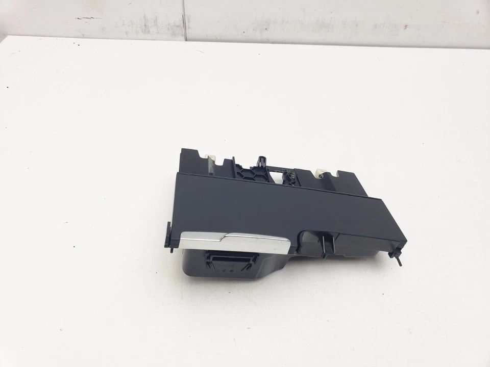 CENICERO VOLVO V60 COMPARTIMENTO DE ALMACENAMIENTO 2018 313891085 Foto 1 de 4