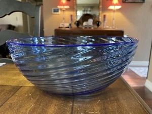 11,25"x4" Kobalblaue mundgeblasene Glasschale mit Wirbelmuster signierte Markierung? 2002 - Bild 1 von 4