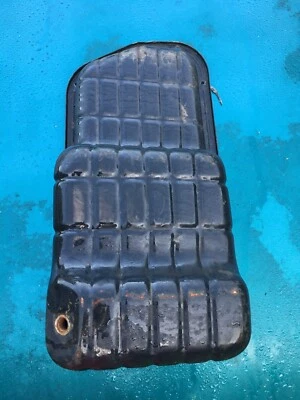 Camioneta Nissan D21 90-95 carrocería dura KA24 2x2 4 cilindros cárter de aceite de acero genuino - OEM limpio Foto 1 de 3