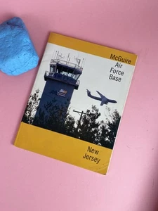 1987 McGuire Air Force Base New Jersey Guide - Foto 1 di 8