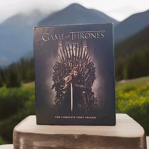 2012 GAME OF THRONES The Complete First Season 5 Disc Blu-Ray Box Set - Imagen 1 de 11