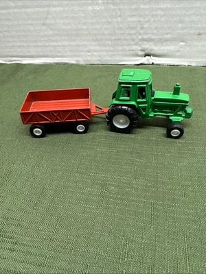 TOOTSIE TOY Tractor de Granja Verde Metal Diecast De Colección con Remolque de Granja Rojo Foto 1 de 4
