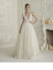Pronovias Ema Wedding Dress Size 10 Sample NEW - Picture 1 of 12