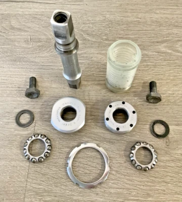 CAMPAGNOLO RECORD BOTTOM BRACKET 68–112 MM BRITISH THREADED - Image 1 of 4