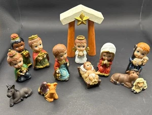 Vintage Kurt Adler Kinderkrippe 13-teilig Resin Figuren Weihnachten - Bild 1 von 16