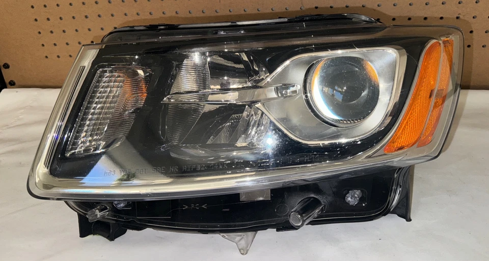 2014 2015 2016 Jeep Grand Cherokee Headlight OEM Left Driver Halogen 68110997AD - Изображение 1 из 4