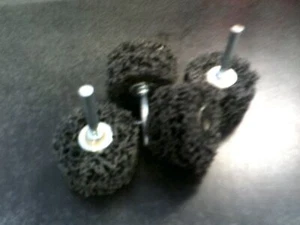 10 Stk. 2 Zoll Außendurchmesser x 1-1/4 x 1/4 Zoll Schaft Reinigungs- und Streifenrad SiC Lackentfernungsbohrer - Bild 1 von 1