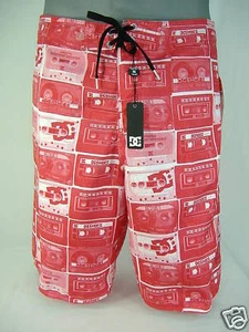 Neu Herren 30 DC Schuhe synchronisiert lang Surf Schwimmen Boardshorts rot UVP $ 48 - Bild 1 von 1
