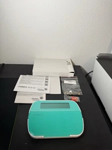 DSC HS2LCDPROENG POWERSERIES PRO VOLLSTÄNDIGE NACHRICHT LCD FEST VERDRAHTETE ALARMTASTATUR *NEU* - Bild 1 von 9