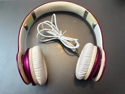 Beats by Dr. Dre Solo HD Hot Pink & White Wired Headphones With Case ✨ - Image 1 of 4