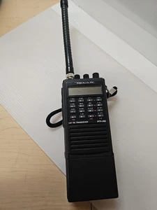 Realistic HTX-202 VHF FM Transceiver - Bild 1 von 4
