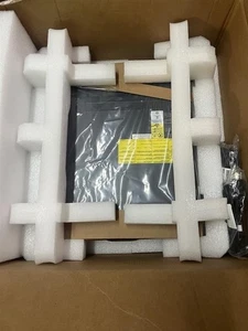 CISCO MDS 9148- NEW OPEN BOX - Picture 1 of 6