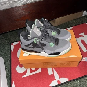 Size 9 - Jordan 4 Retro Green Glow - Picture 1 of 5