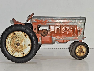 Vintage Tru Scale Farm Tractor  1/16 - Image 1 of 4