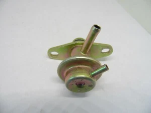 STANDARD PR135 Fuel Injection Pressure Regulator NEW - Picture 1 of 6